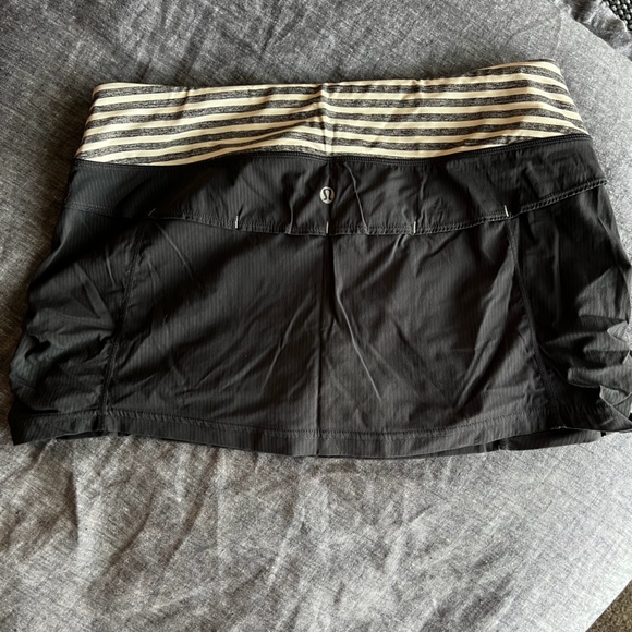 Lululemon Skort Size 8 - Picture 7 of 7